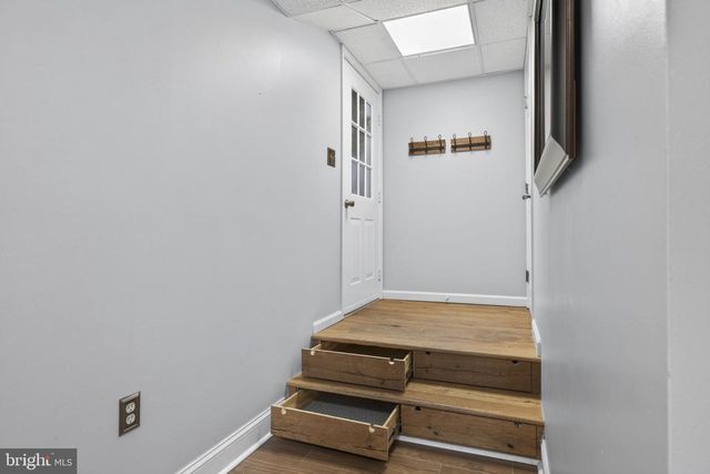 17 STONEWALL CT, Middleburg, VA 20117