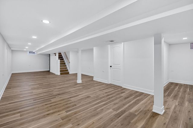 7624 W Ainslie Street, Harwood Heights, IL 60706