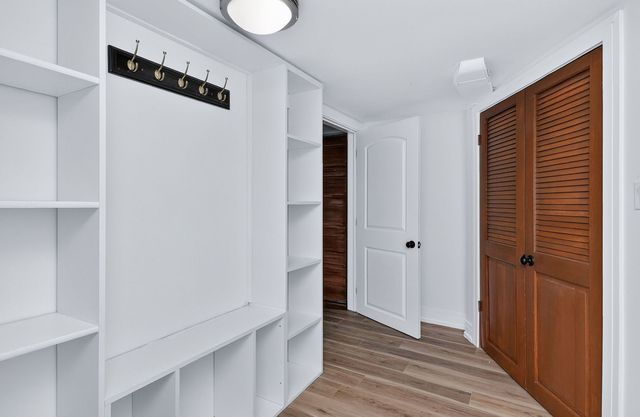 7624 W Ainslie Street, Harwood Heights, IL 60706