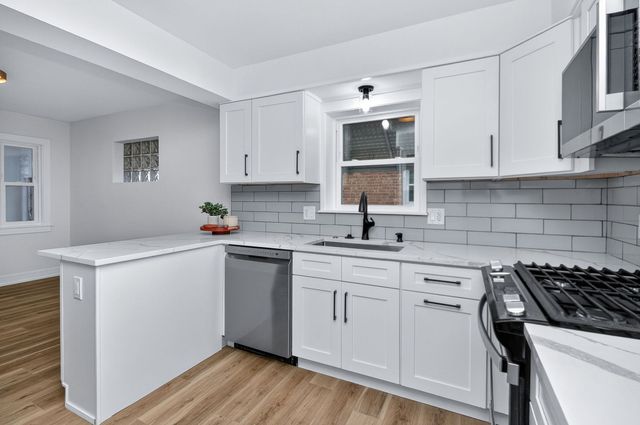 7624 W Ainslie Street, Harwood Heights, IL 60706