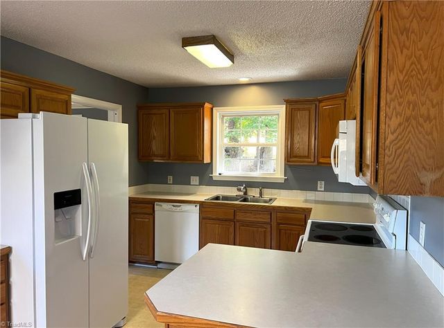 118 Carters Ridge Road, Advance, NC 27006