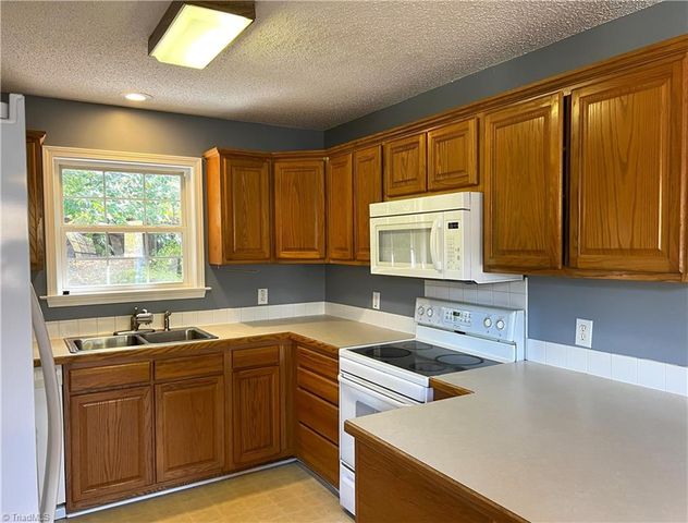 118 Carters Ridge Road, Advance, NC 27006