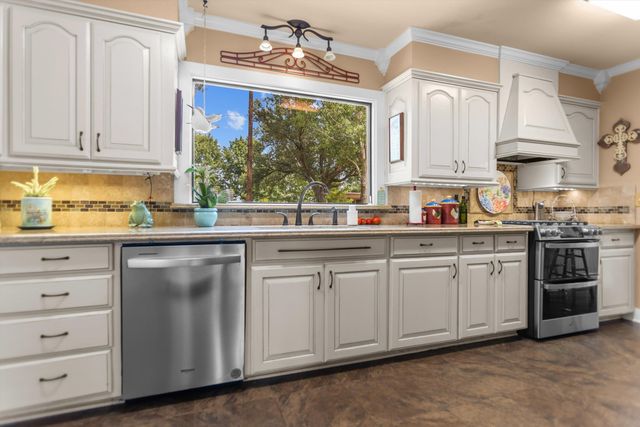 2807 S FM 225, Henderson, TX 75654