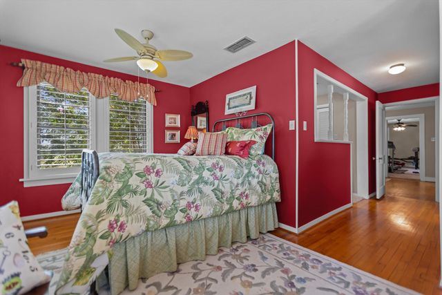 2807 S FM 225, Henderson, TX 75654