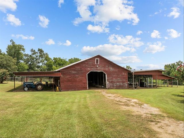2807 S FM 225, Henderson, TX 75654