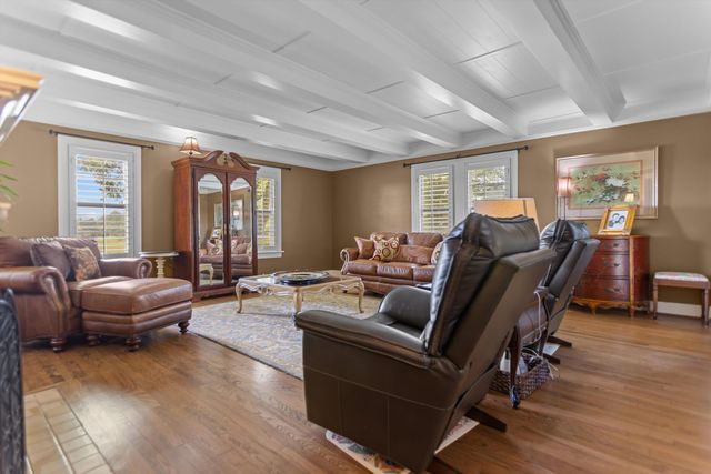 2807 S FM 225, Henderson, TX 75654