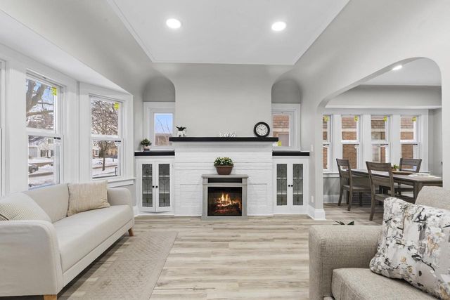 2945 N 73rd STREET, Milwaukee, WI 53210