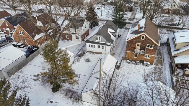 2945 N 73rd STREET, Milwaukee, WI 53210