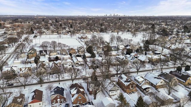 2945 N 73rd STREET, Milwaukee, WI 53210