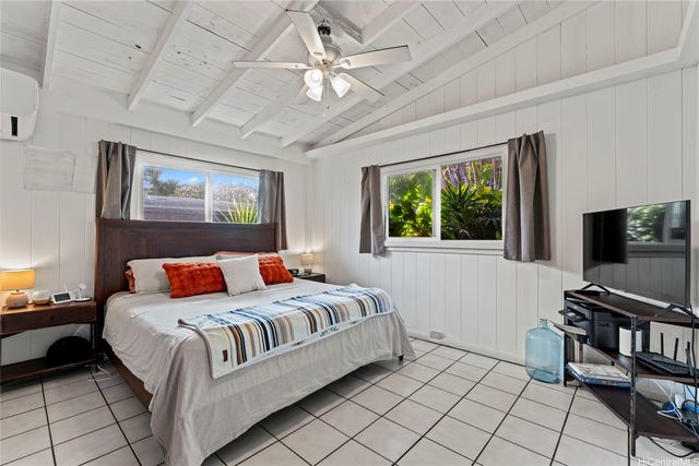 68-687 Farrington Highway, Waialua, HI 96791