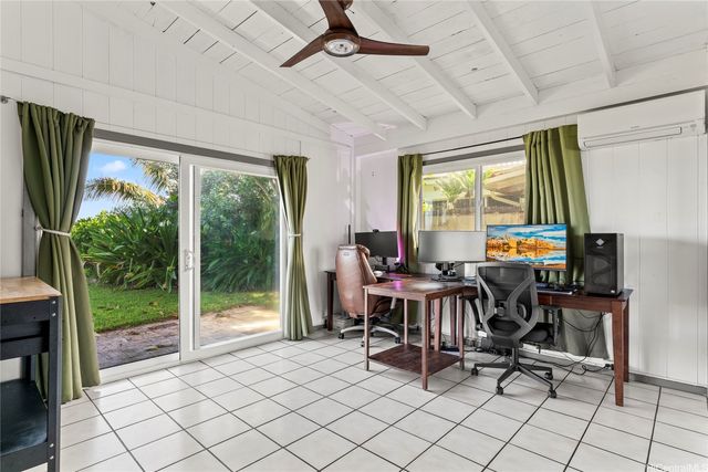 68-687 Farrington Highway, Waialua, HI 96791