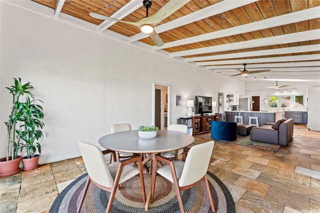 68-687 Farrington Highway, Waialua, HI 96791