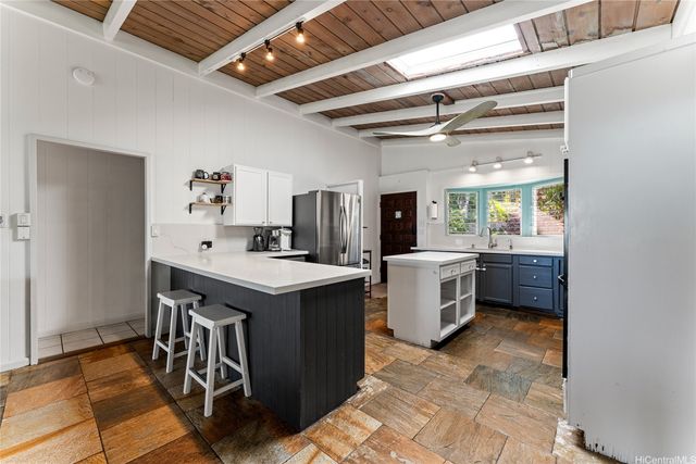 68-687 Farrington Highway, Waialua, HI 96791