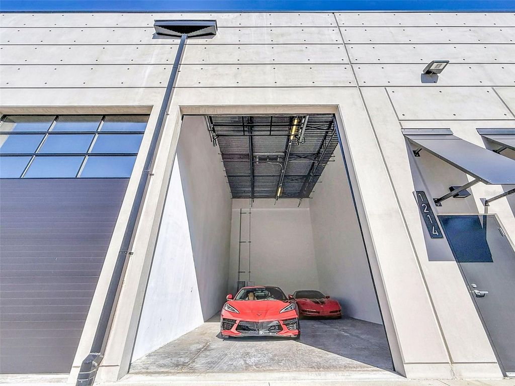 Image 1 of property listing at 6500 MOTOR ENCLAVE WAY 1214, Tampa, FL 33610