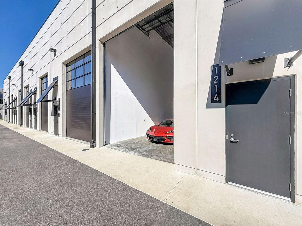 Image 13 of property listing at 6500 MOTOR ENCLAVE WAY 1214, Tampa, FL 33610