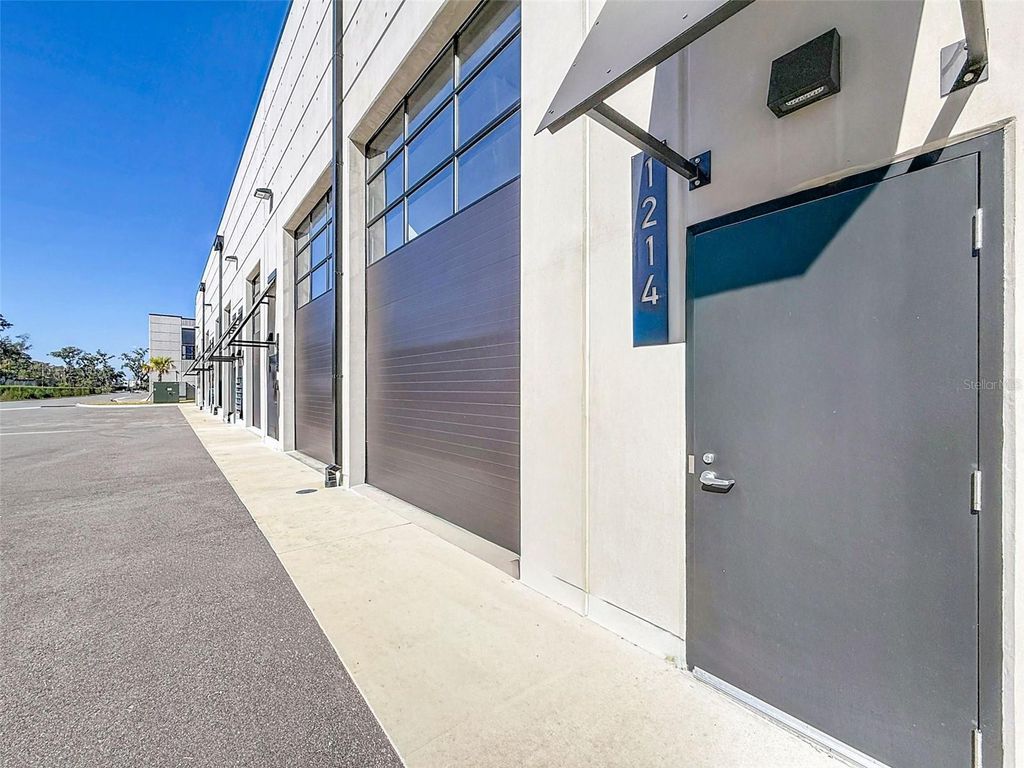 Image 22 of property listing at 6500 MOTOR ENCLAVE WAY 1214, Tampa, FL 33610