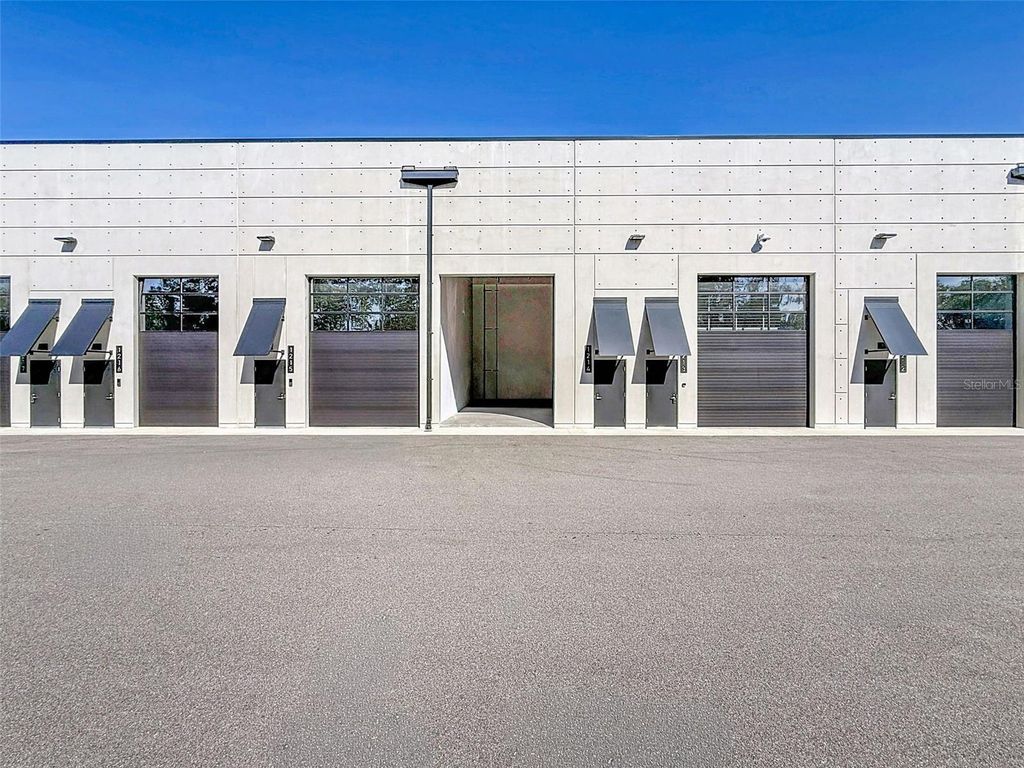 Image 25 of property listing at 6500 MOTOR ENCLAVE WAY 1214, Tampa, FL 33610