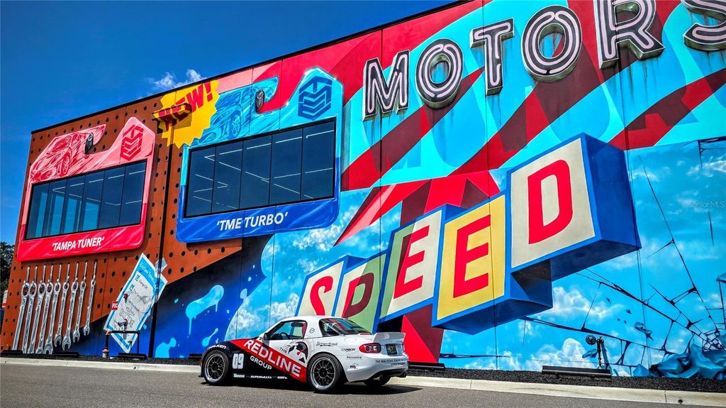 Image 4 of property listing at 6500 MOTOR ENCLAVE WAY 1214, Tampa, FL 33610