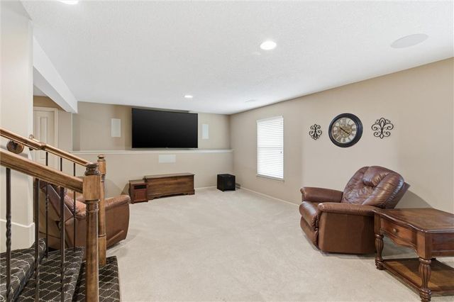 7101 N Cypress Avenue, Kansas City, MO 64119