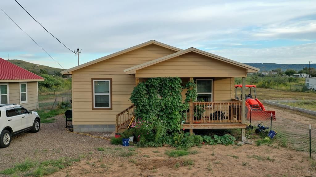 1002 W Brown St, Alpine, TX 79830