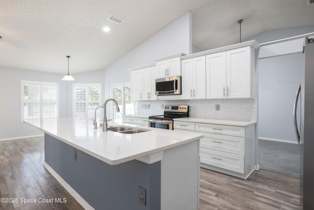 861 Seven Gables Circle SE, Palm Bay, FL 32909