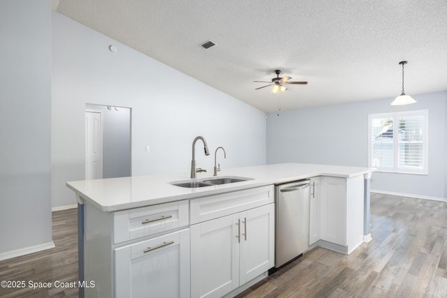 861 Seven Gables Circle SE, Palm Bay, FL 32909
