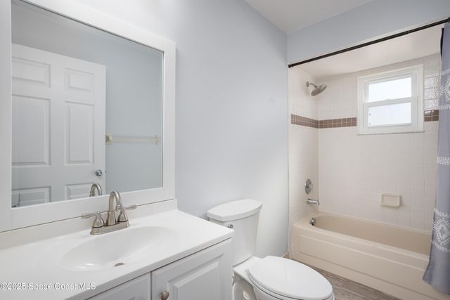 861 Seven Gables Circle SE, Palm Bay, FL 32909