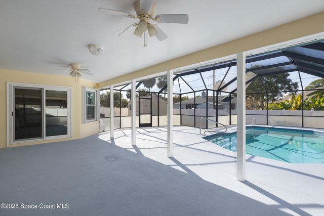 861 Seven Gables Circle SE, Palm Bay, FL 32909