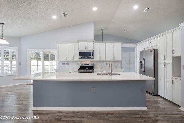 861 Seven Gables Circle SE, Palm Bay, FL 32909