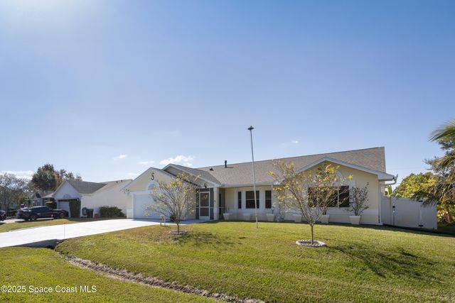 861 Seven Gables Circle SE, Palm Bay, FL 32909