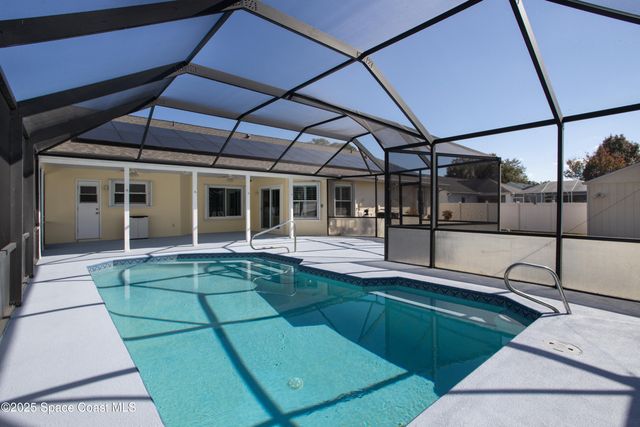 861 Seven Gables Circle SE, Palm Bay, FL 32909