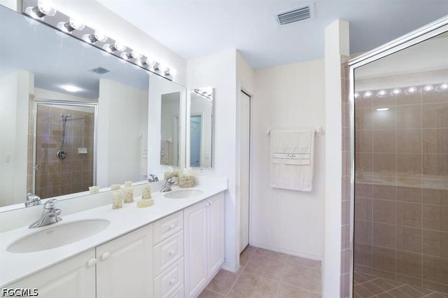 3200 Sea Haven CT 2101, North Fort Myers, FL 33903