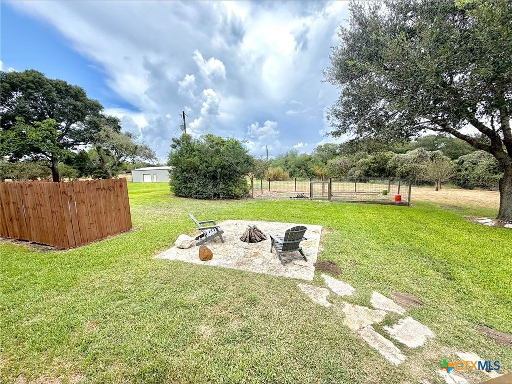 Image 18 of property listing at Address unavailable.