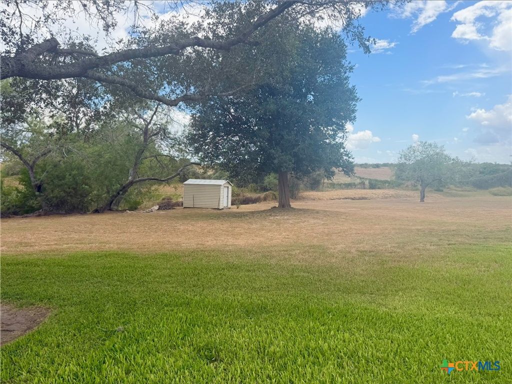 Image 19 of property listing at Address unavailable.