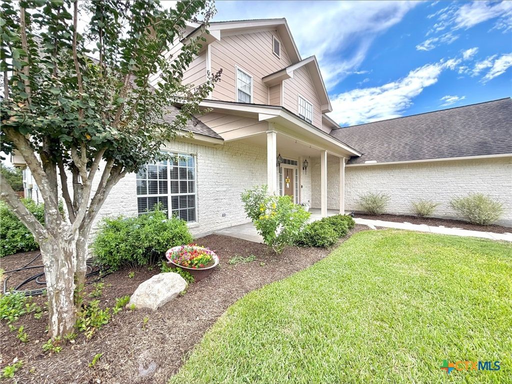 Image 2 of property listing at Address unavailable.