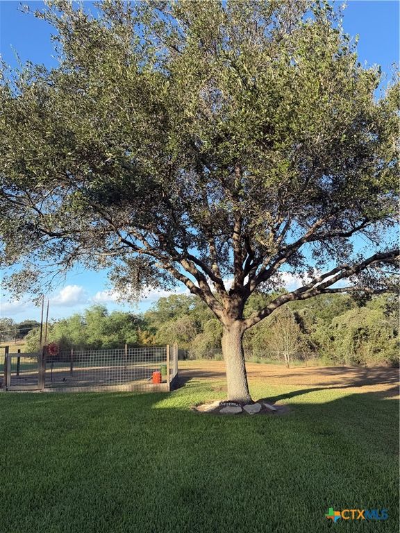 Image 20 of property listing at Address unavailable.