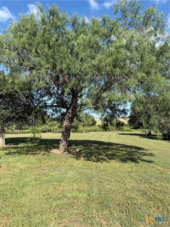 Image 21 of property listing at Address unavailable.