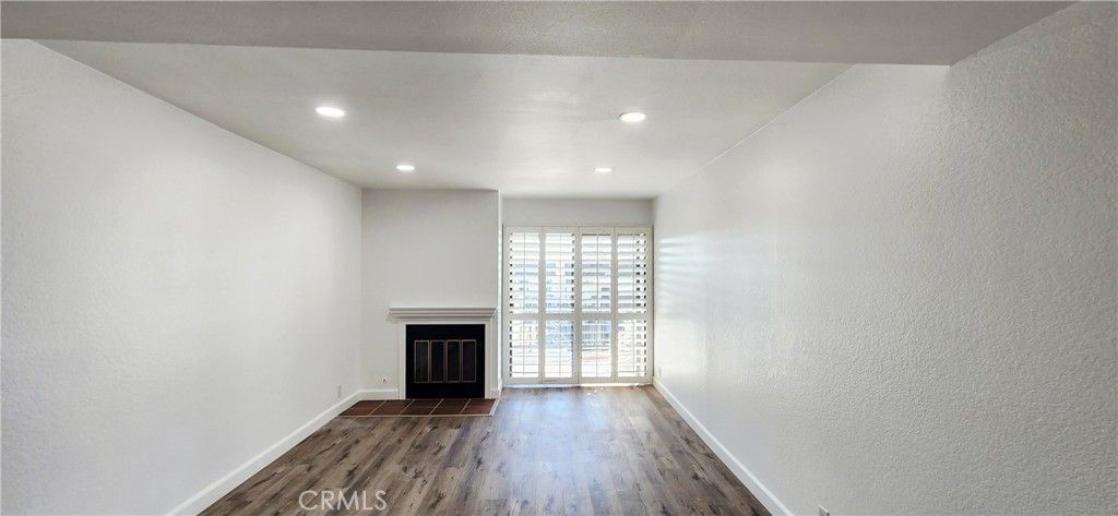 Image 2 of property listing at 2599 Walnut Ave #136, Signal Hill, CA 90755