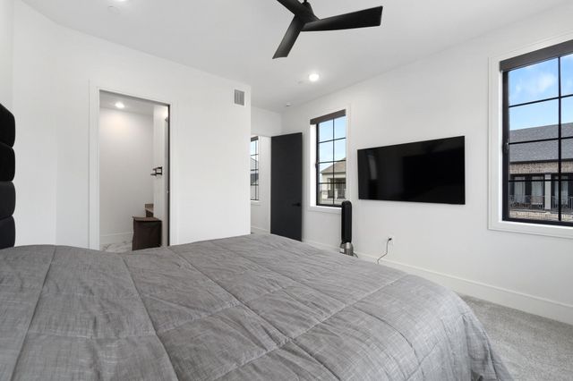 948 Blackshire Lane, Houston, TX 77055