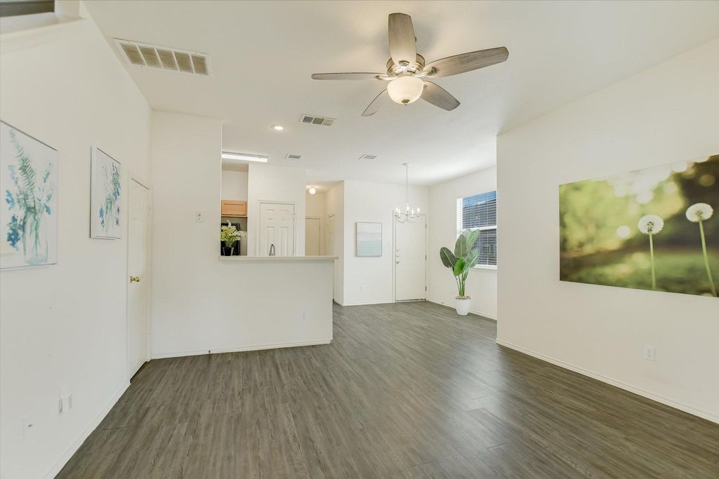 809 Sebastian BND B, Pflugerville, TX 78660