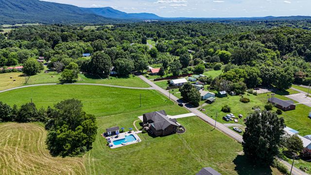 121 County Road 903, Etowah, TN 37331