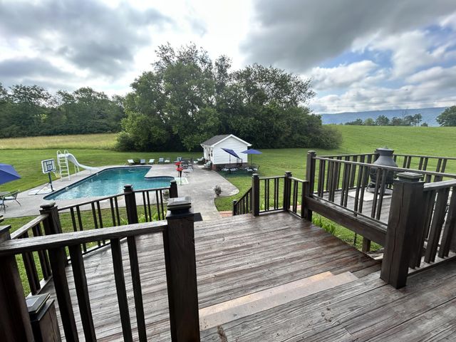 121 County Road 903, Etowah, TN 37331