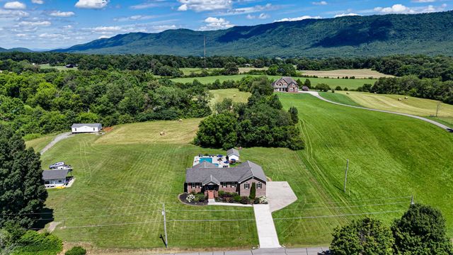 121 County Road 903, Etowah, TN 37331