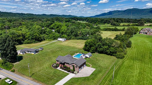 121 County Road 903, Etowah, TN 37331