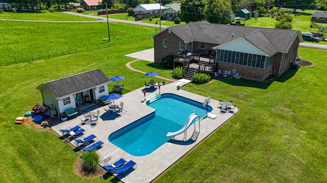 121 County Road 903, Etowah, TN 37331