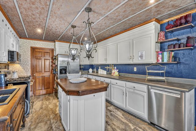 121 County Road 903, Etowah, TN 37331