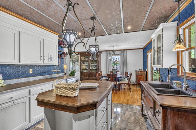 121 County Road 903, Etowah, TN 37331