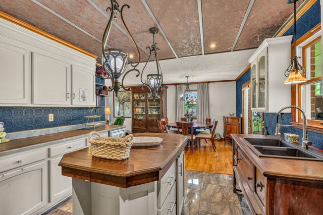 121 County Road 903, Etowah, TN 37331