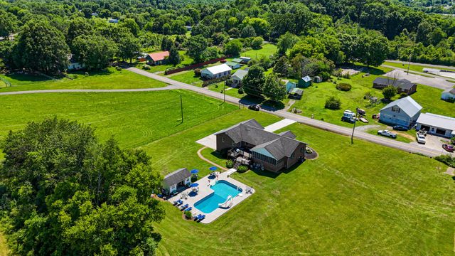 121 County Road 903, Etowah, TN 37331