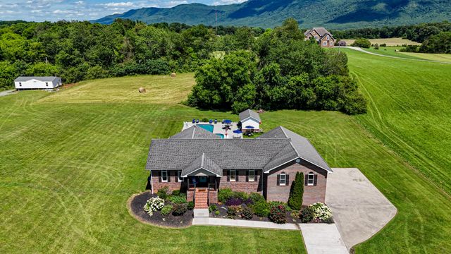 121 County Road 903, Etowah, TN 37331